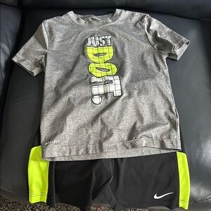 Nike Kids Matching Set in Gray and Neon Yellow
